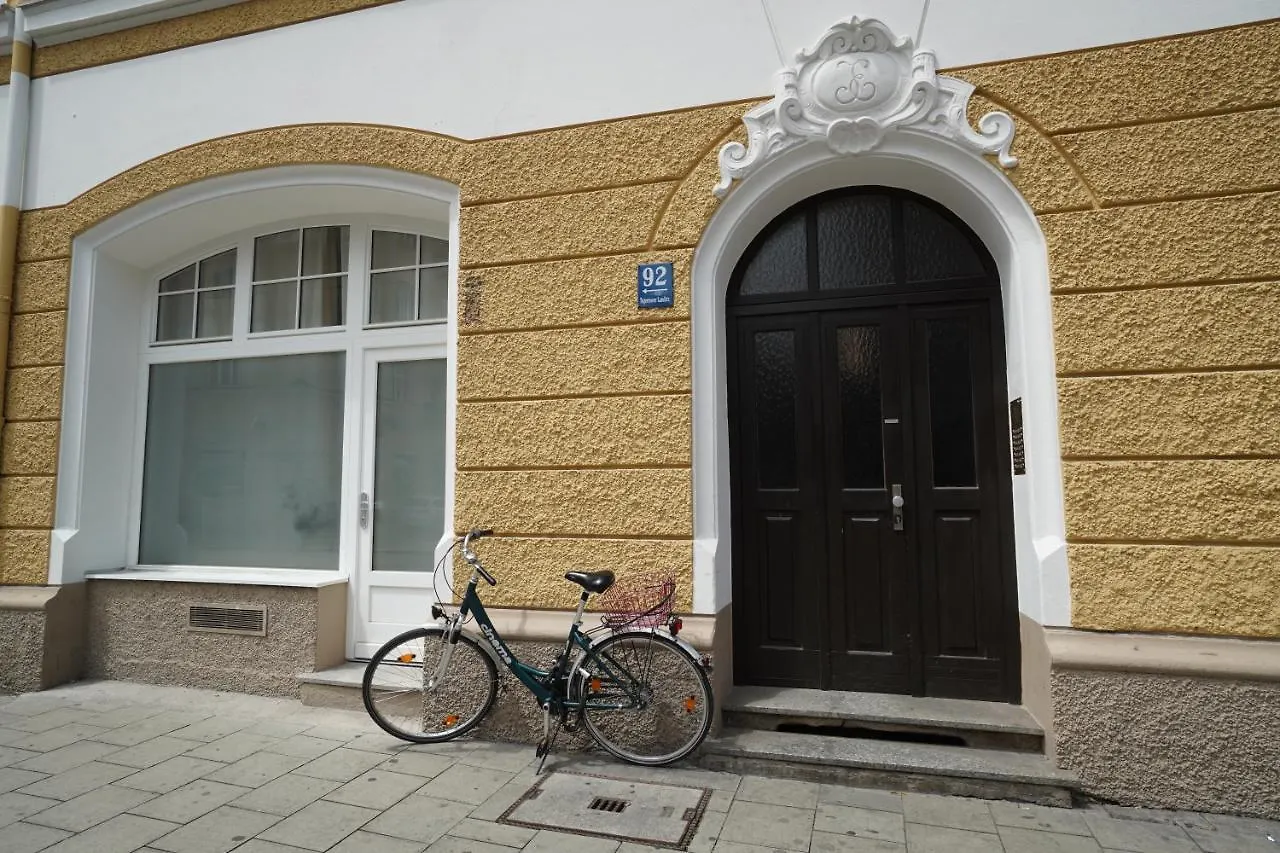 Homely Stay Studio 5 - Trendy Self-Check-In Stay In Munich 0*,  Allemagne